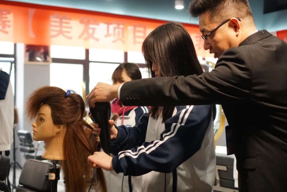 �Ĵ��ɶ��������l(f��)�W(xu��)У��(ji��n)��