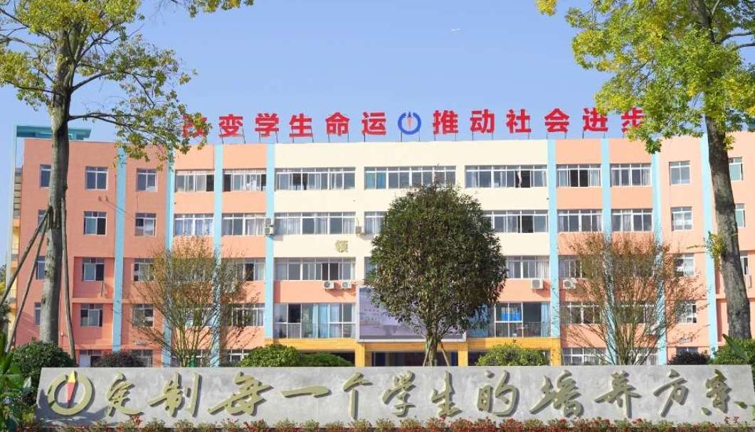 �WУ�h(hu��n)��