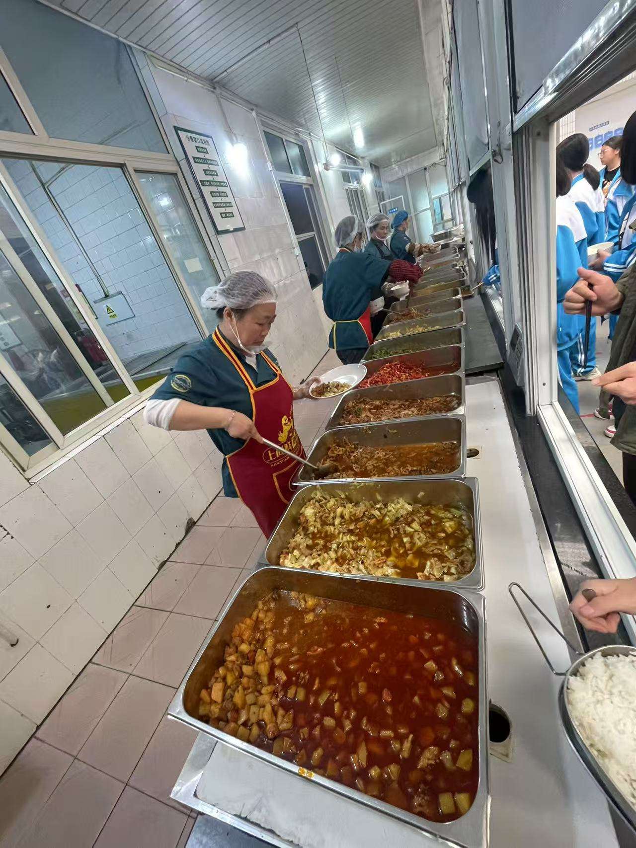 �Ĵ���ʢ�����W(xu��)У����