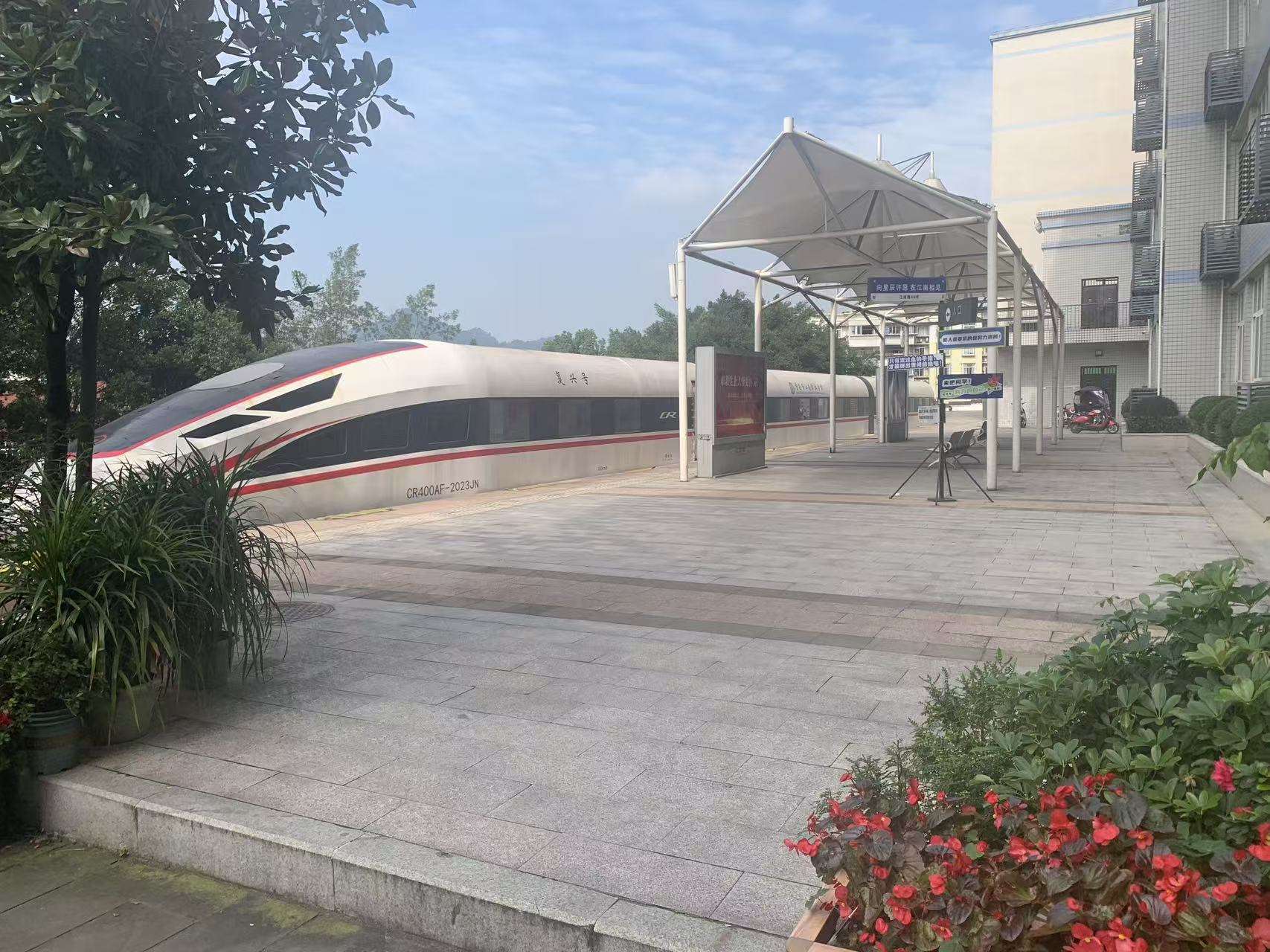 У�@�h(hu��n)��