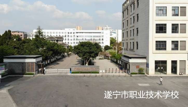 �쌎���I���g�WУ2024����������