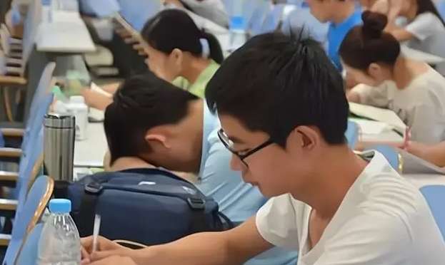 �Ĵ��Ќ��WУ�Ă����