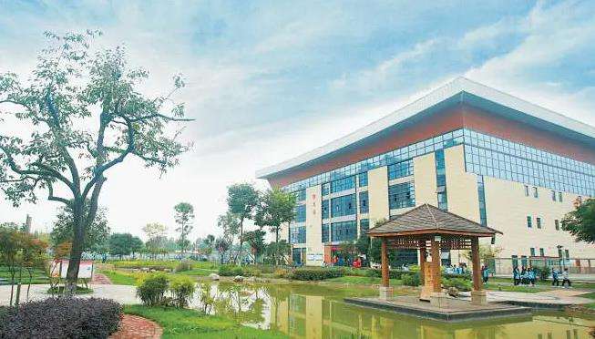 �Ĵ�ʡ־���I���g�WУ2026����������