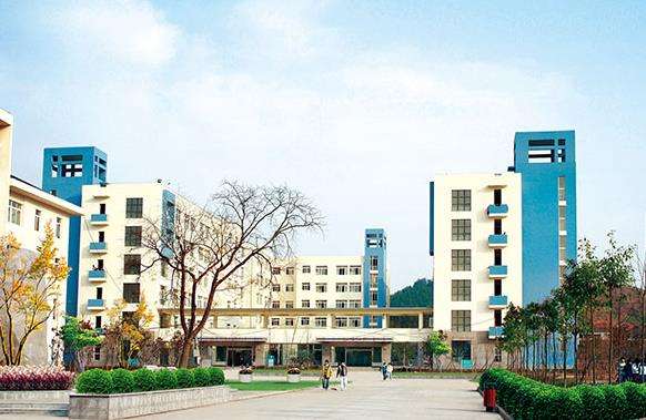 �Ĵ�ʡ�VԪ���I�߼��ЌWУ2026����������