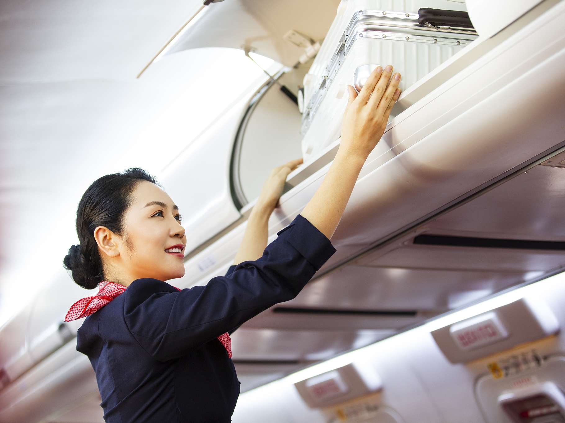 �Ĵ��d�Ƴ��н�ͨ�߼������WУ���շ���(w��)���I(y��)����