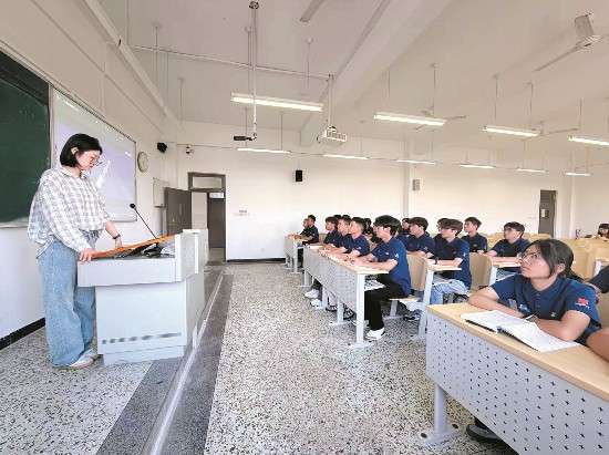 �����ƾ�40�֣�������x���xУ��