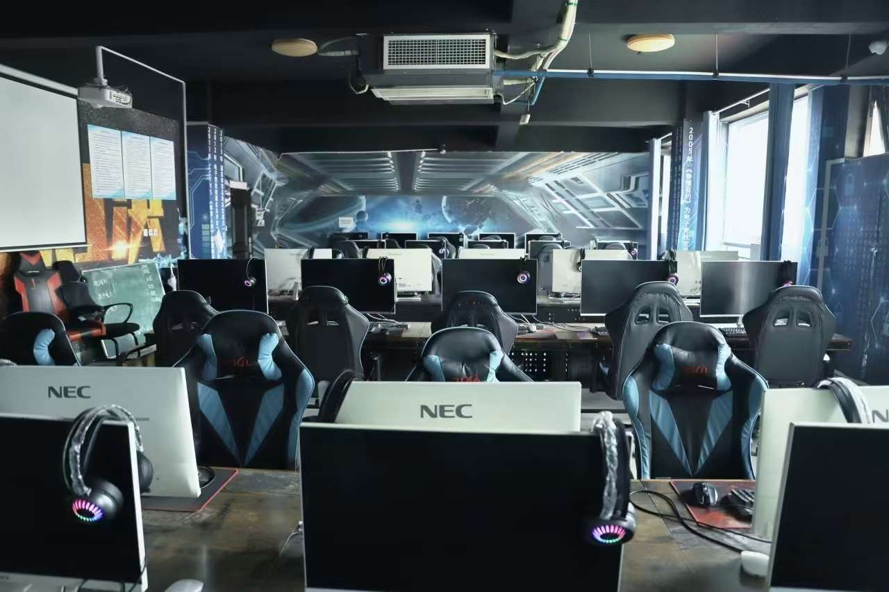 �Ĵ��d�Ƴ��н�ͨ�߼������WУ��Ӹ����\�ӷ����c���팣�I������С����С��м��������I��2026������Ҫ��