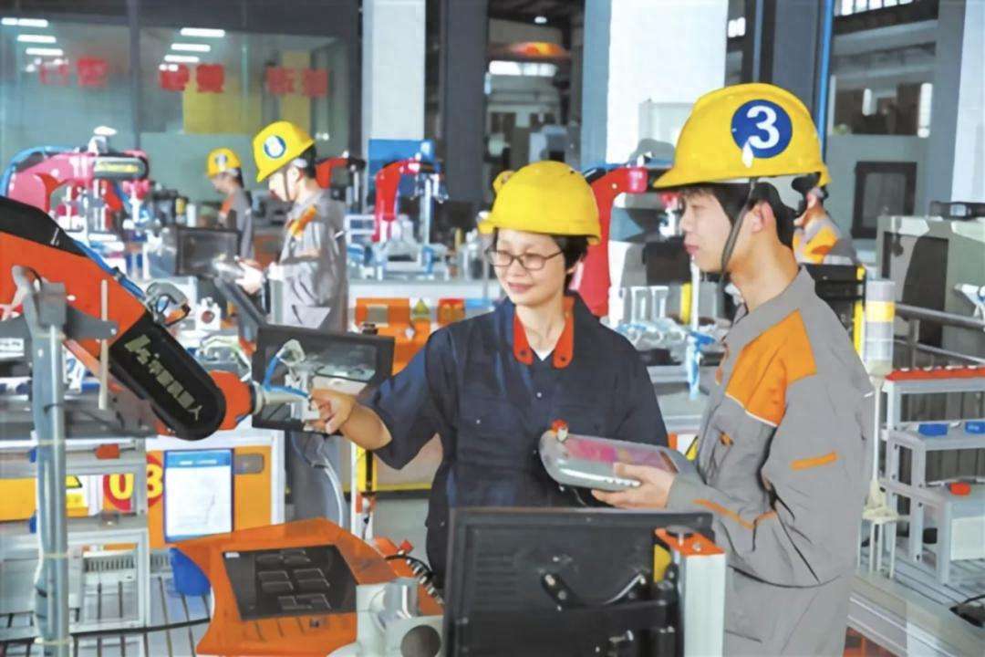 �������ܸ������I�����Ԍ��ɕ����������