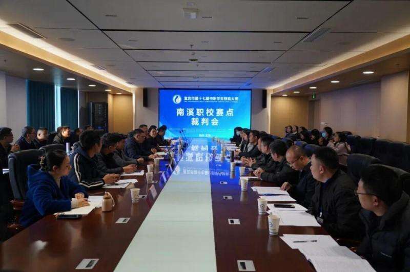 ���e�е�ʮ�ߌ����W(xu��)�����ܴ�ِ��ϪУِ�c(di��n)ِ���e��