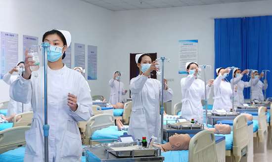 ʡ��������У�x�ܣ��Ĵ����A�߼������WУ�o�팣�I����ɫ�̌W������������ʹ����Ӣ