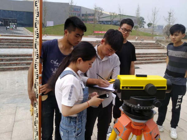 �Ĵ���������WУ�������̼��g