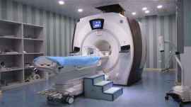 �A���lУ�t�WӰ���g