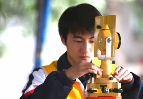 �ɶ��A�������I�WУ��������ʩ��