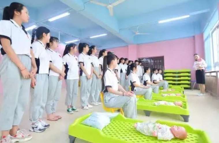 �Wǰ�������׃�������