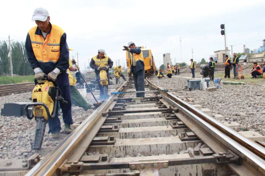 �F������ʩ���c�S�o