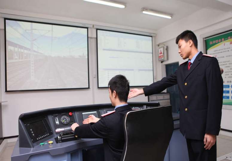 ����C܇�\���c�z��