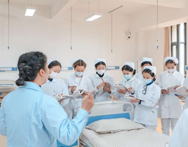 �����˷����c����