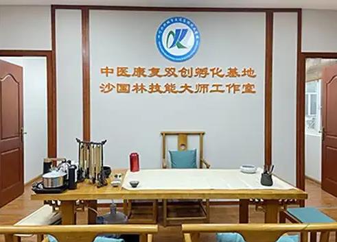 �Ĵ��d�Ƴ��н�ͨ�߼������WУ���ͱ������I����